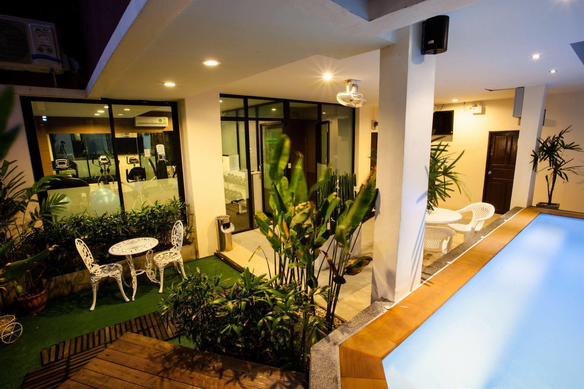 The Wave Hotel Patong Sha Exterior foto