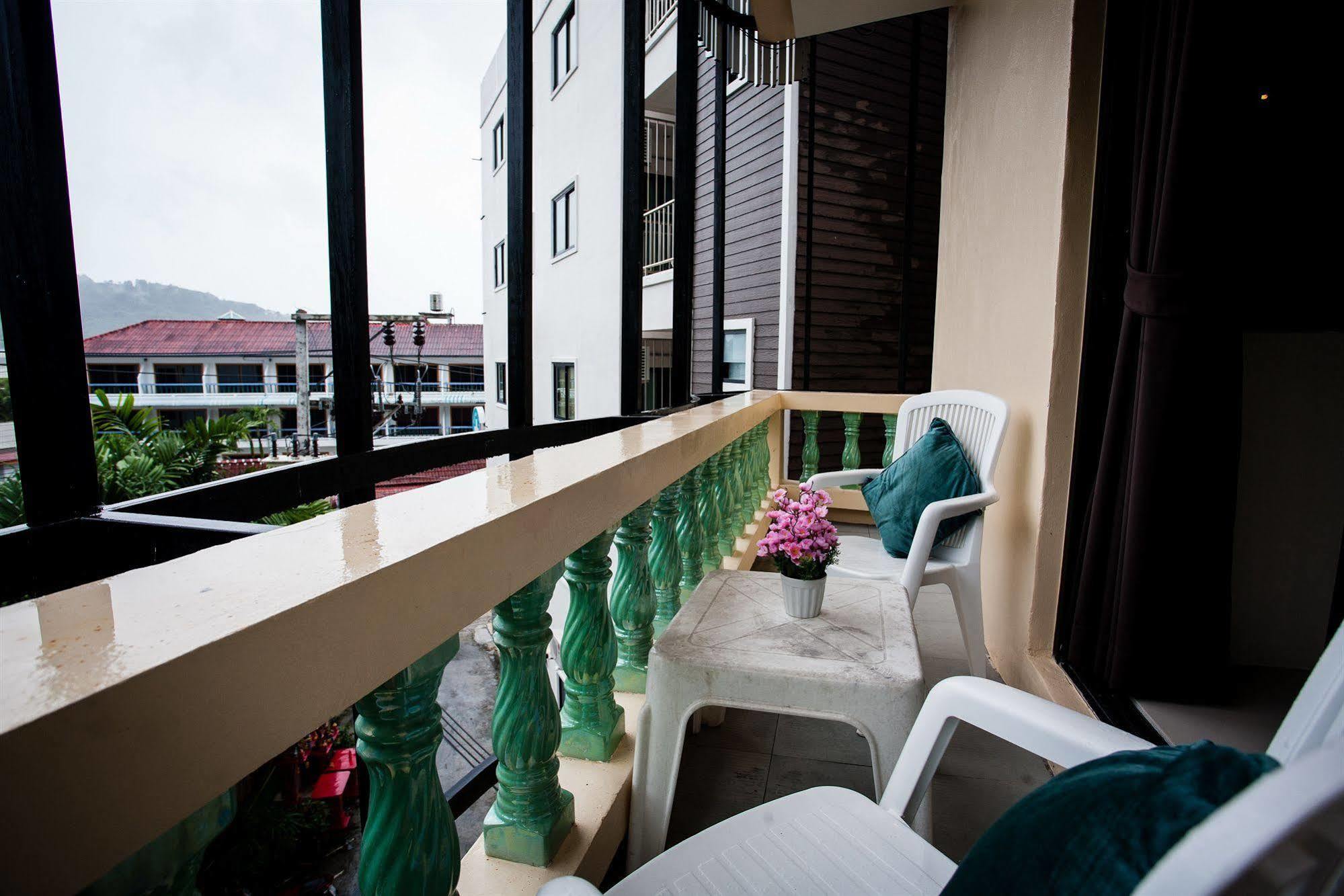 The Wave Hotel Patong Sha Exterior foto